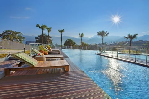 3 outdoor pools