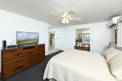 Deluxe Room, 1 Queen Bed, Garden View (Not a Cottage) | 1 bedroom, individually decorated, blackout drapes, free WiFi