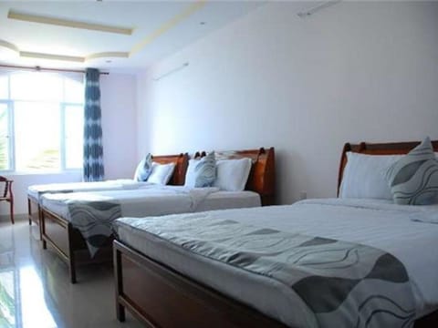 Room, Sea View (6 Guests) | Minibar, desk, free WiFi