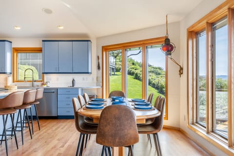 Simple and elegant dining.