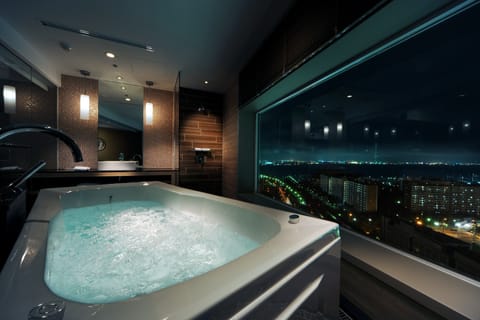 View Bath -Luna-, Non Smoking | Bathroom | Combined shower/tub, deep soaking tub, free toiletries, hair dryer