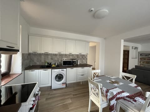 Apartment | Private kitchen | Full-size fridge, microwave, oven, coffee/tea maker