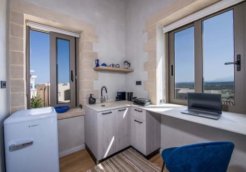 A small and cute kitchenette inside the 1st floor bedroom, so you can have everything at your feet for greater comfort.