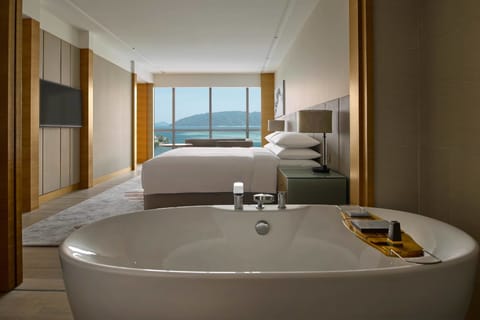 Club Suite, 1 Bedroom, Non Smoking (Ocean Suite) | Premium bedding, minibar, in-room safe, desk