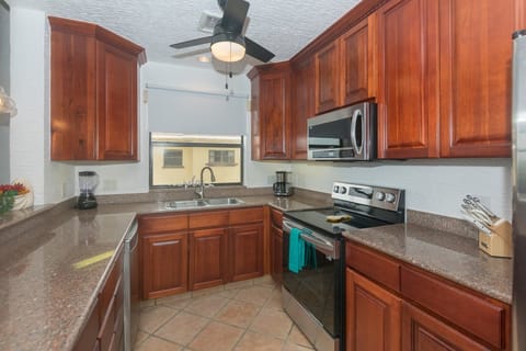 Condo, 2 Bedrooms | Private kitchen | Fridge, oven, coffee/tea maker, toaster