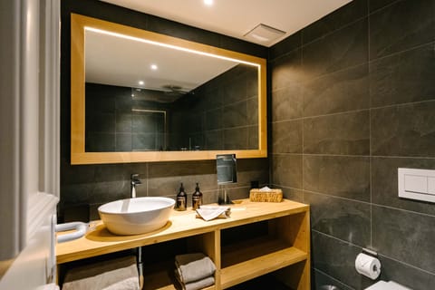 Superior Double Room, Balcony | Bathroom | Hair dryer, bathrobes, slippers, towels