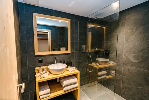 Family Suite, Terrace | Bathroom | Hair dryer, bathrobes, slippers, towels
