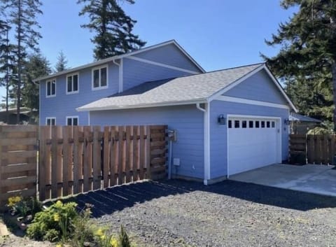 Gravel parking and front driveway parking for up to 3 vehicles