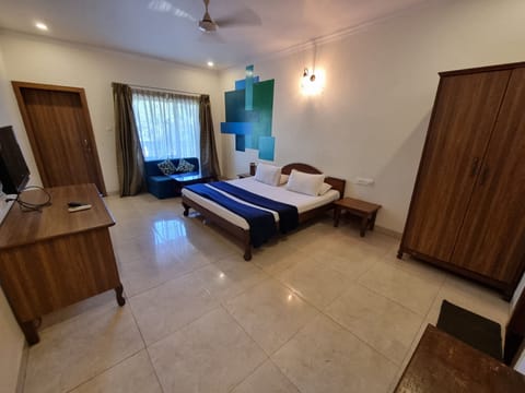 Executive Room | Premium bedding, desk, free WiFi, bed sheets