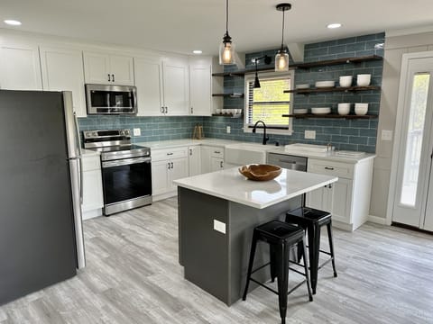 Eat-in Kitchen with nice island for food prep and serving