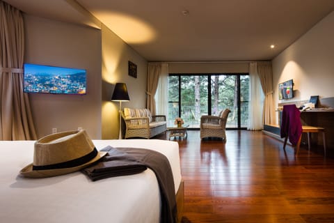 Villa, 5 Bedrooms | 3 bedrooms, premium bedding, minibar, in-room safe