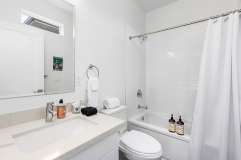 Classic Single Room | Bathroom | Hair dryer