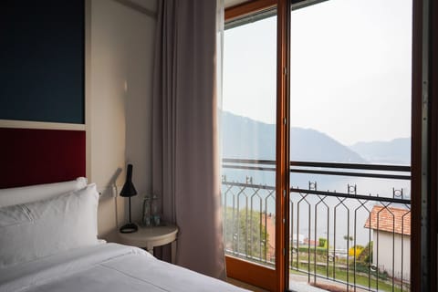 Double Room, Lake View | Premium bedding, down comforters, individually decorated