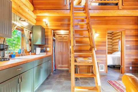 House (1 Bedroom) | Interior