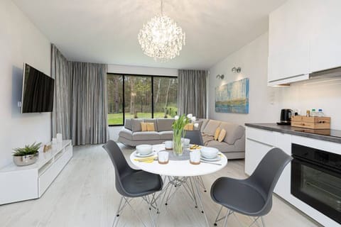 The dining area in the Ganso apartment