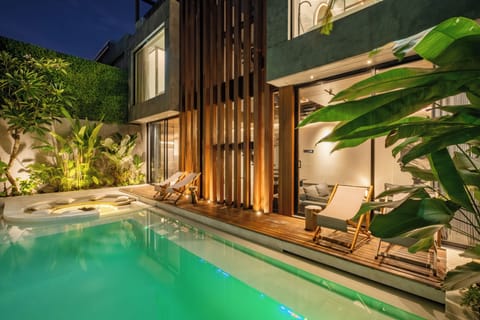Private pool