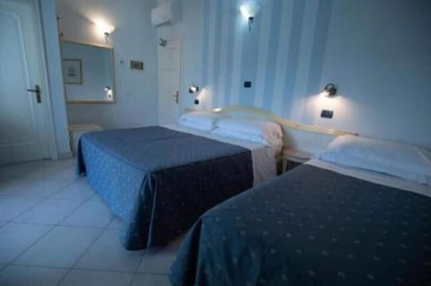 Room, 1 Bedroom, Smoking, Balcony | 1 bedroom