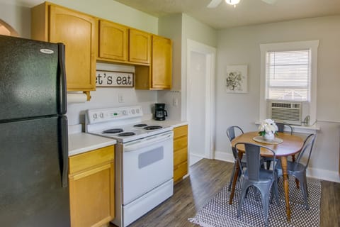 House (2 Bedrooms) | Private kitchen | Microwave, oven, stovetop, dishwasher