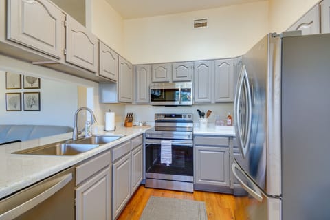 Apartment (2 Bedrooms) | Private kitchen