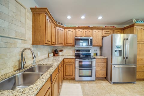 House (4 Bedrooms) | Interior