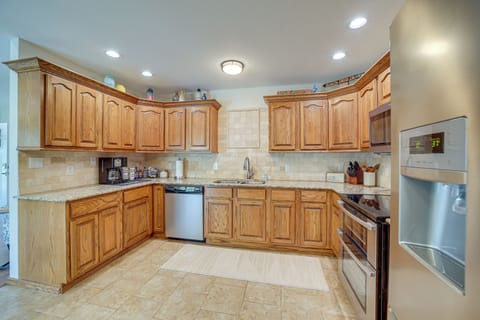 House (4 Bedrooms) | Interior