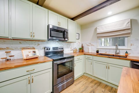 House (4 Bedrooms) | Interior