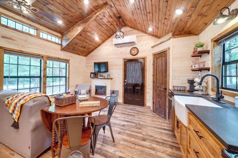 House (1 Bedroom) | Interior