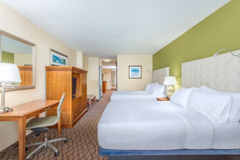 Suite, 2 Queen Beds, Ocean View | Hypo-allergenic bedding, in-room safe, desk, blackout drapes