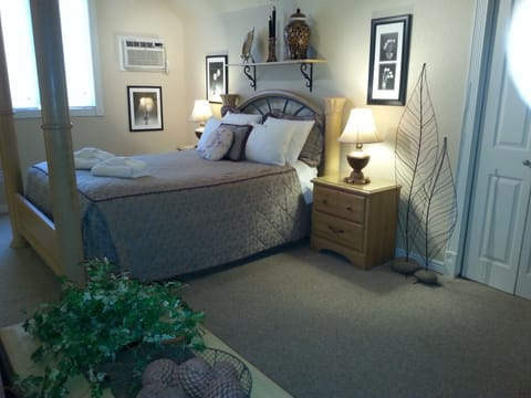 Premier Suite, 1 Queen Bed (No Children Allowed) | Premium bedding, individually decorated, desk, blackout drapes