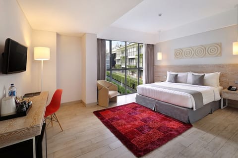 Deluxe Double Room | Minibar, in-room safe, desk, soundproofing