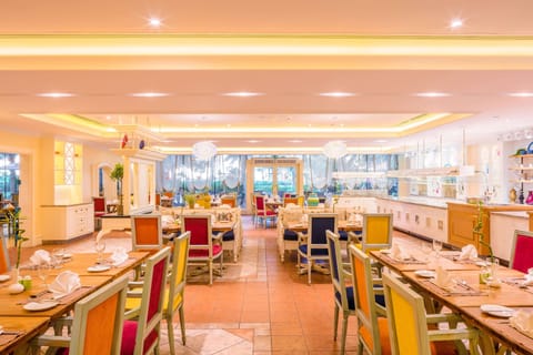 Daily buffet breakfast (AED 69.00 per person)