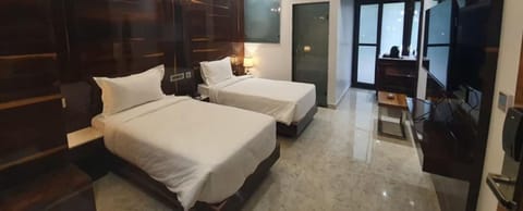 Executive Room | Egyptian cotton sheets, premium bedding, in-room safe, free WiFi