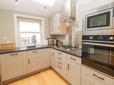 Fridge, dishwasher, electric kettle, toaster