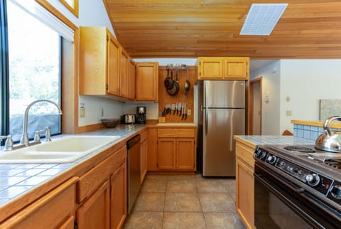 Kitchen - Main Level