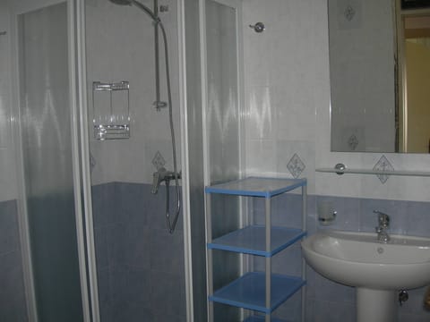 Villa, 2 Bedrooms, Balcony, Garden View | Bathroom amenities