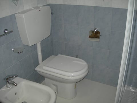 Villa, 2 Bedrooms, Balcony, Garden View | Bathroom amenities