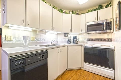 Kitchen Dishwasher, Stove and Oven