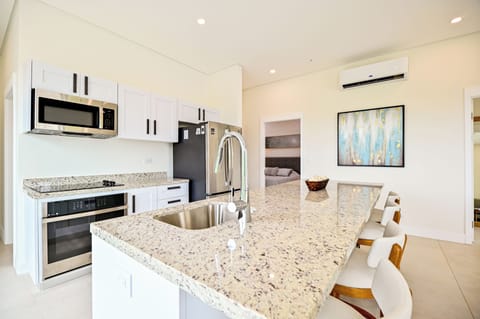 Royal Villa | Private kitchen | Full-size fridge, microwave, oven, stovetop