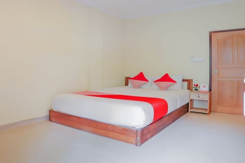 Standard Double Room | Desk, free WiFi, bed sheets