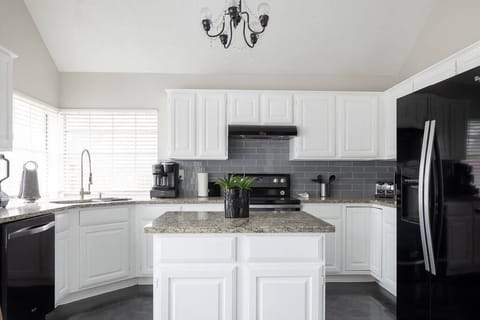 Kitchen is ready to whip up a great meal.