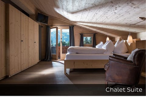 Chalet Suite | Hypo-allergenic bedding, in-room safe, desk, free WiFi
