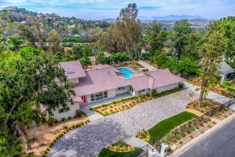 This is an incredible, classic, high-end Orange County home in a secluded area!