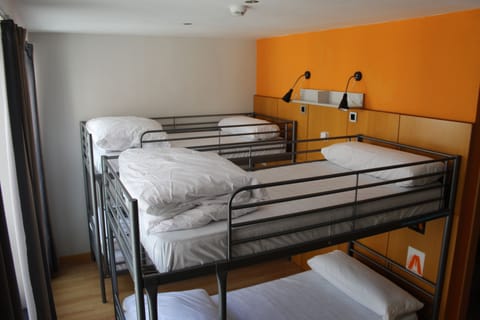 Economy Shared Dormitory | Soundproofing, iron/ironing board, free WiFi