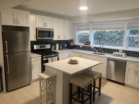 Signature Condo, 2 Bedrooms | Private kitchen | Fridge, microwave, oven, stovetop