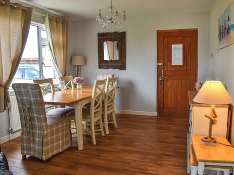 Living area | Gwel Y Don, Pentraeth