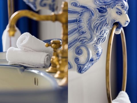 Royal Suite, Balcony (Historic) | Hypo-allergenic bedding, down comforters, in-room safe, desk