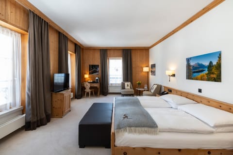 Deluxe Double Room | Minibar, in-room safe, free WiFi, bed sheets