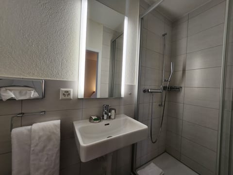 Double Room Budget Small | Bathroom | Hair dryer, towels