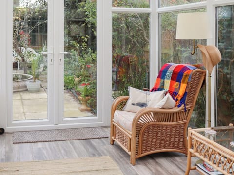 Sitting-out-area | The Moorings, Rhyl