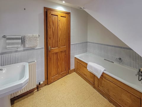 Bathroom | South Lodge, Banchory